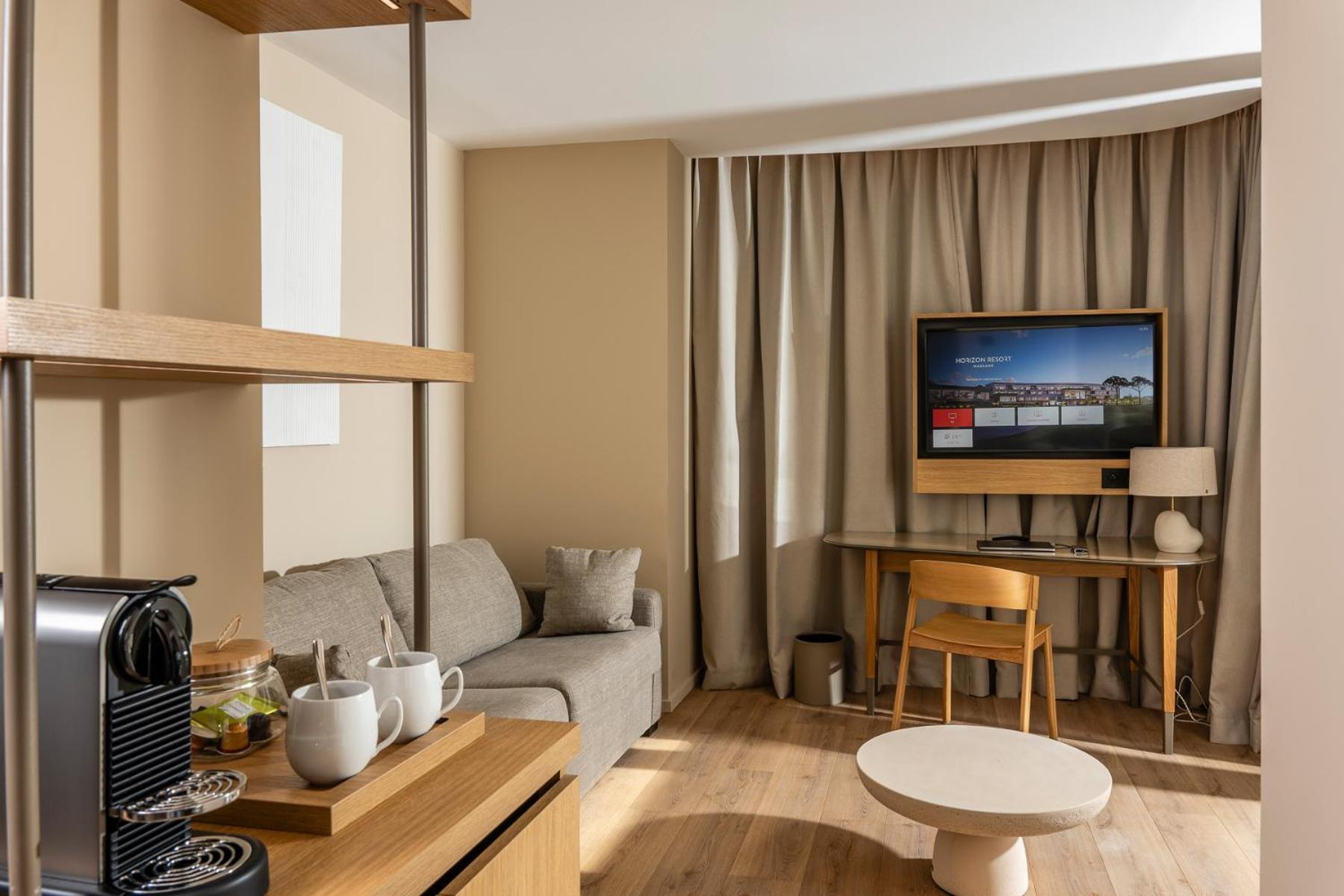 באילרגוס Hotel Horizon Resort Massane מראה חיצוני תמונה